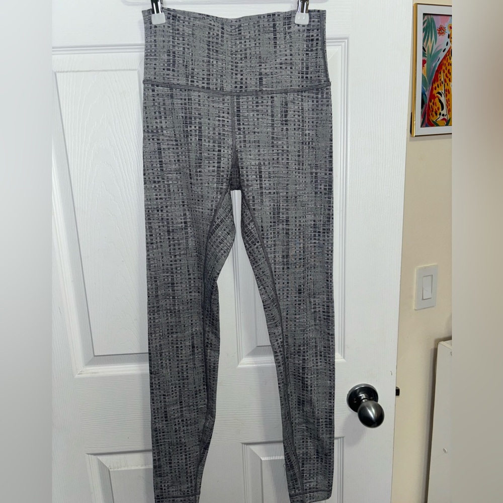 🦋 Lululemon Wunder Under High-Rise Tight 28" *Luxtreme Size 6 🦋